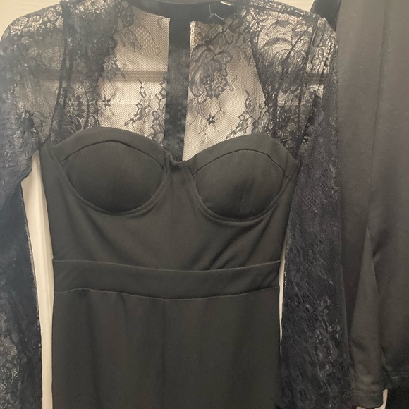 SOLD!!!
Windsor jumpsuit size small! - Picture 1 of 6